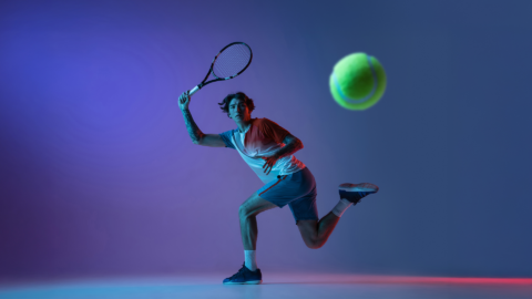 adult beginner tennis, young man playing tennis